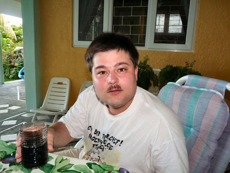 Andreas hat sich rasiert...hat er nicht etwas vergessen??