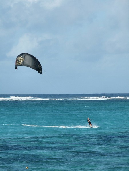 Windsurfen per Schirm statt Segel