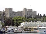 Gromeisterpalast von Rhodos (Blick vom Hafen Mandraki)