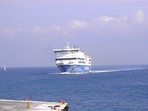 Fhre der "Blue Star Ferries" im Hafen von Rhodos