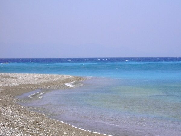 Meer und Strand an der Nordspitze von Rhodos