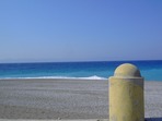 Meer und Strand an der Nordspitze von Rhodos, im Hintergrund die trkische Kste