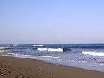 Der Strand von Faliraki: flach abfallend und meist feinsandig