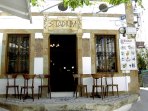 Cafe in der Altstadt von Lindos (mit Kiesel-Mosaik als Terrassenboden)