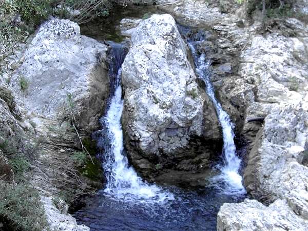 Rhodos: Tal der sieben Quellen