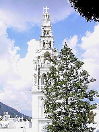Glockenturm der Kirche Agios Archangelos