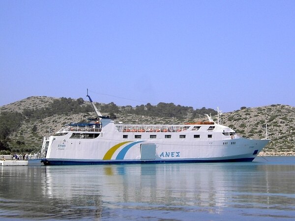 Die Fhre "Symi" beim Kloster Panormitis