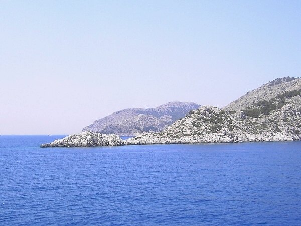 Entlang der Sdkste der Insel Symi