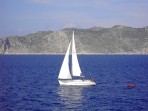 Auf der Rckfahrt von Symi nach Rhodos, querab die trkische Halbinsel Loryma