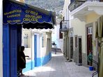 Symi Chorio: enge Gassen prgen das Bild der Stadt am Berg