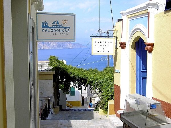 Die Tavernen in Symi Chorio sind etwas preiswerter als im Hafenviertel